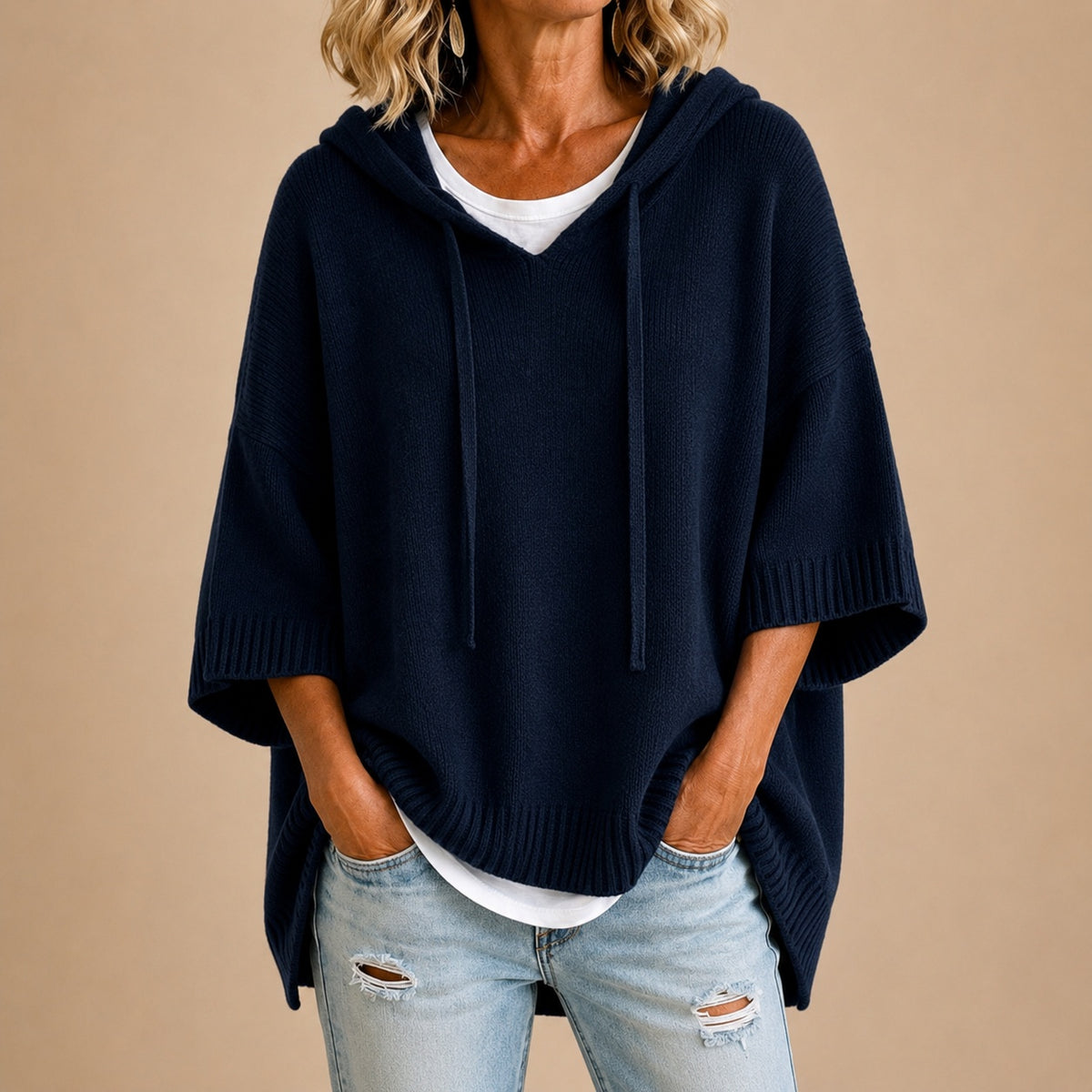 Emilia | Poncho in Maglia con Cappuccio e Manica a Tre Quarti