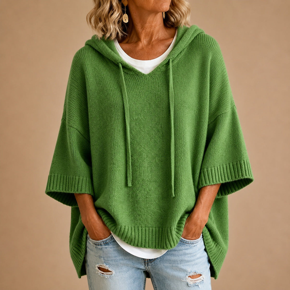 Emilia | Poncho in Maglia con Cappuccio e Manica a Tre Quarti